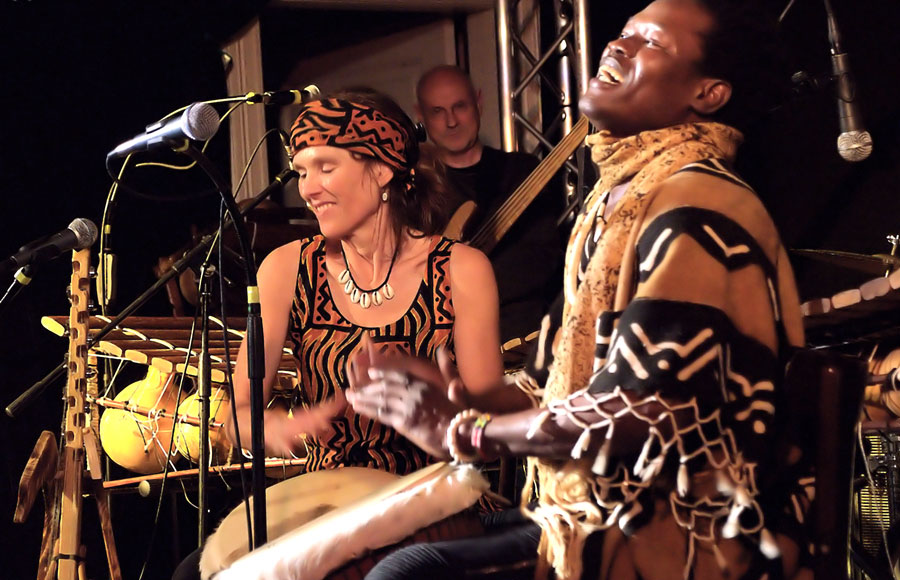 Katja Müller-Erwig und YANISÉ african rhythm & jazz